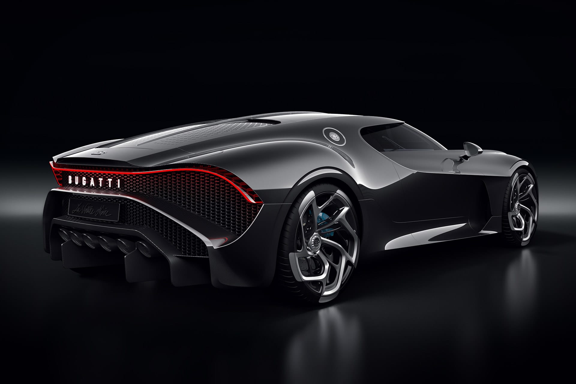 bugatti la voiture noire coupe Pure Luxe