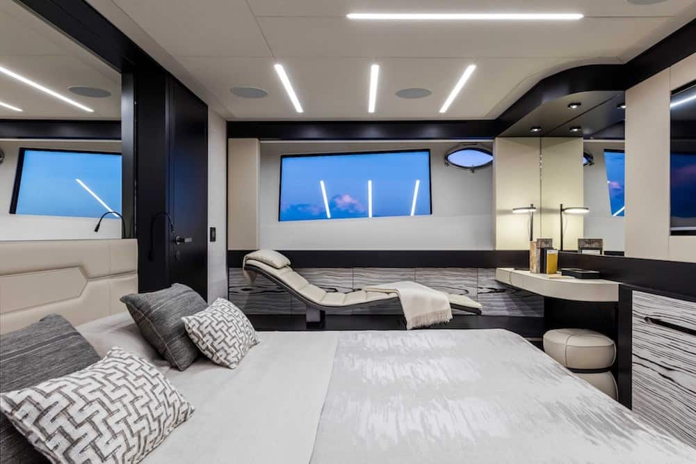 pershing 8X superjacht Ferretti Group Pure Luxe