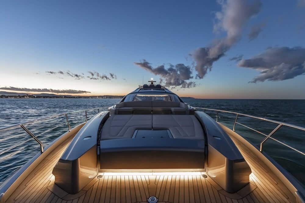 pershing 8X superjacht Ferretti Group Pure Luxe