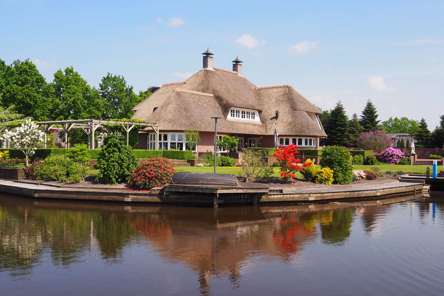 Rietgedekte-villa-1