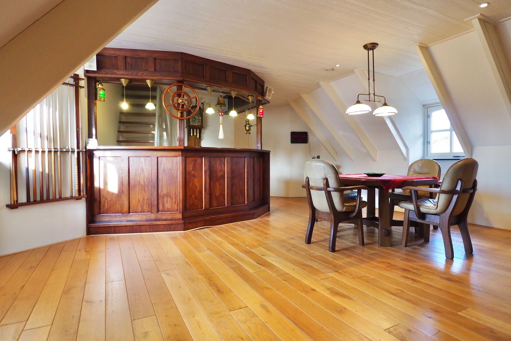 bar