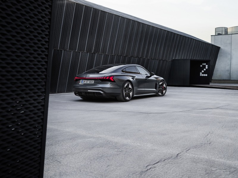 Audi-RS-e-tron-GT-2