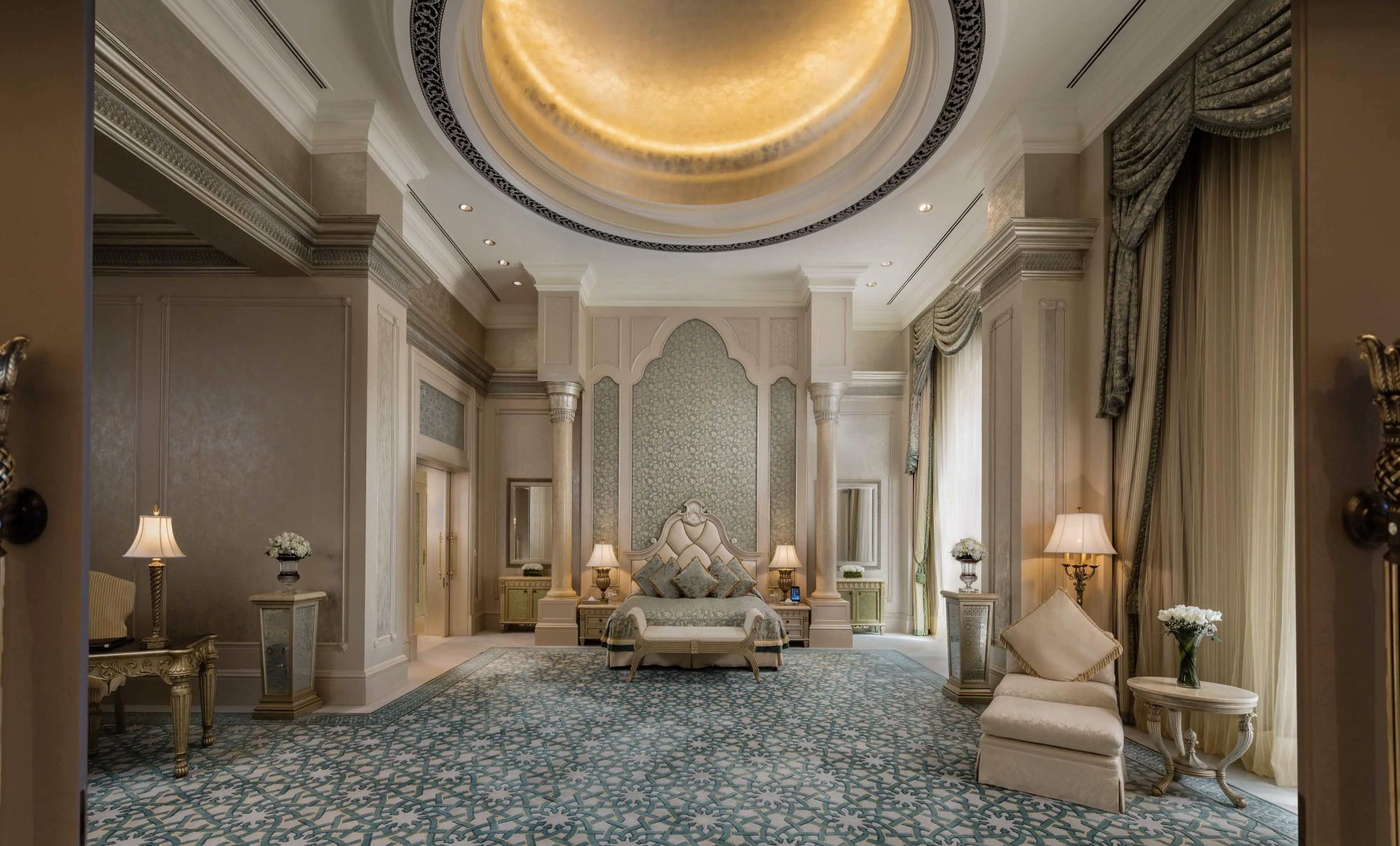 Abu Dhabi Emirates Palace Hotel