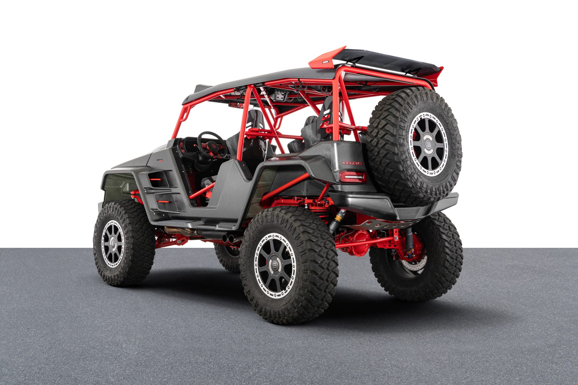 Drake's nieuwe aanwinst de Brabus Crawler duinbuggy