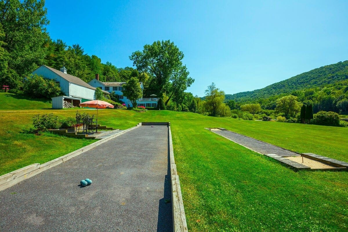 Een Luxueus Verblijf bij Airbnb met een Privégolfterrein en Meer