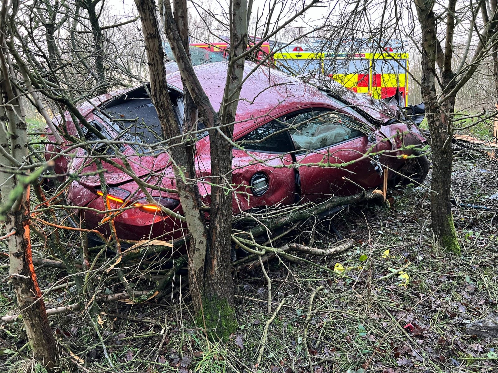 Ferrari Roma maakt heftig ongeluk op oudejaarsavond